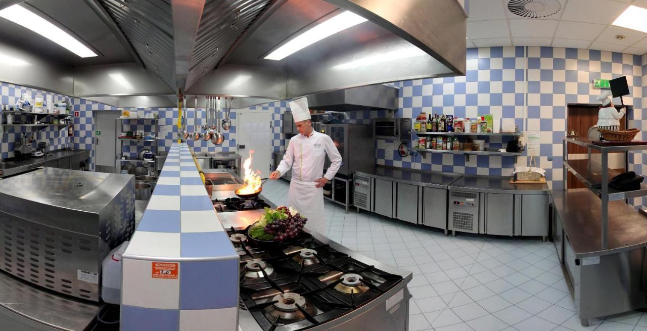 אולאבה Olawian Hotel מראה חיצוני תמונה